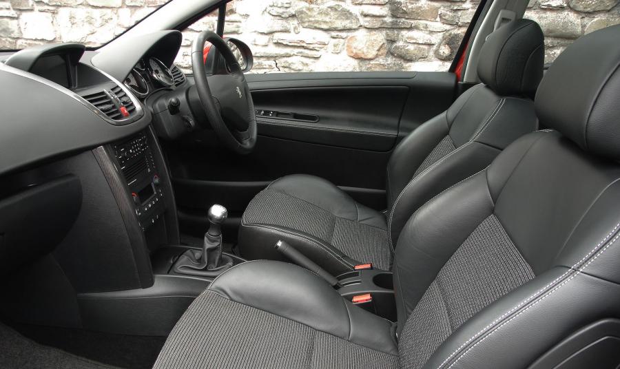  Peugeot 207 2006 года  (фото 22 из 180)